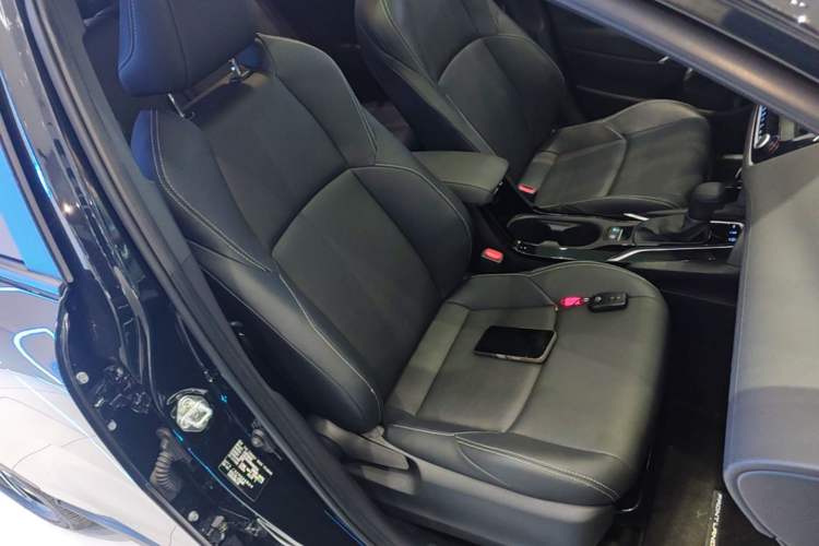 Used Toyota FRONTLANDER 2022 2.0L CVT Luxury Edition Right Front Seat