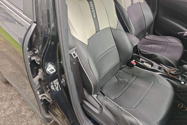 Used Toyota FRONTLANDER 2022 2.0L CVT Luxury Edition Right Front Seat