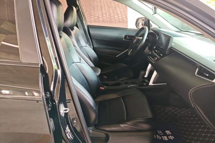 Used Toyota FRONTLANDER 2022 2.0L CVT Leading Edition Right Front Seat