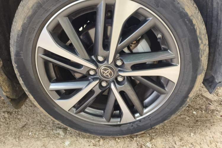 Used Toyota FRONTLANDER 2022 2.0L CVT Luxury PLUS Edition Right Front Wheel Hub