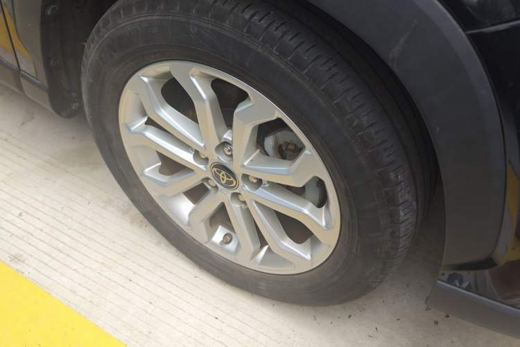 Used Toyota FRONTLANDER 2022 2.0L CVT Elite Edition Right Front Wheel Hub