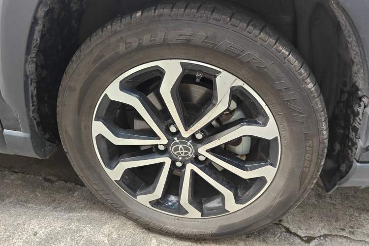 Used Toyota FRONTLANDER 2022 2.0L CVT Luxury Edition Right Front Wheel Hub