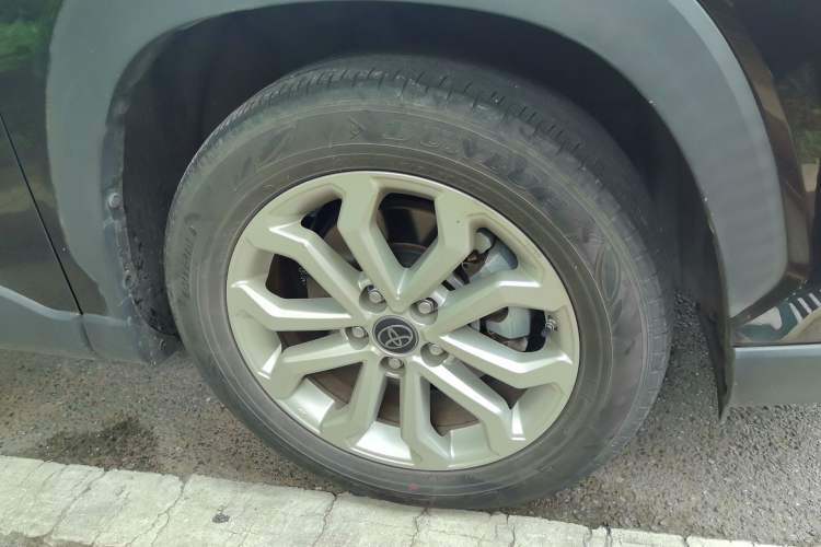 Used Toyota FRONTLANDER 2022 2.0L CVT Leading Edition Right Front Wheel Hub