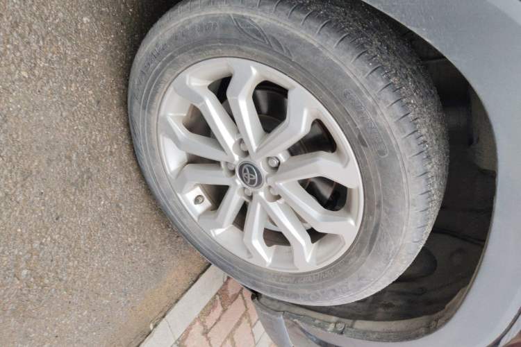 Used Toyota FRONTLANDER 2022 2.0L CVT Leading Edition Right Front Wheel Hub