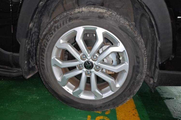 Used Toyota FRONTLANDER 2022 2.0L CVT Elite Edition Right Front Wheel Hub