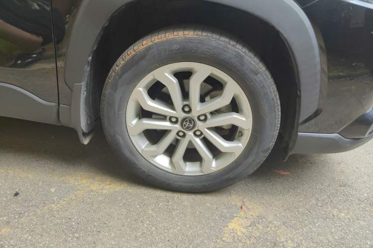 Used Toyota FRONTLANDER 2022 2.0L CVT Leading Edition Right Front Wheel Hub