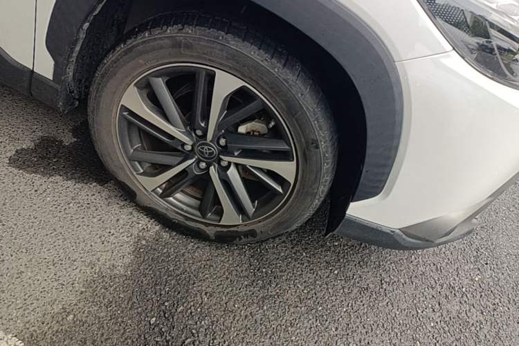 Used Toyota FRONTLANDER 2022 2.0L CVT Luxury PLUS Edition Right Front Wheel Hub