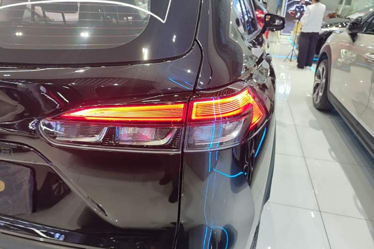 Used Toyota FRONTLANDER 2022 2.0L CVT Luxury Edition Right Rear Taillight