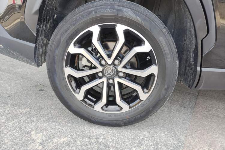 Used Toyota FRONTLANDER 2022 2.0L CVT Luxury Edition Right Rear Wheel Hub