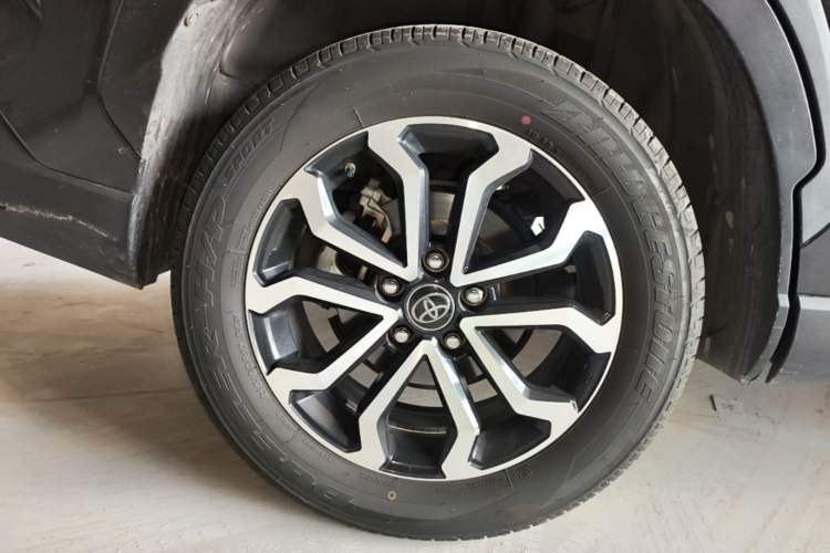 Used Toyota FRONTLANDER 2022 2.0L CVT Luxury Edition Right Rear Wheel Hub