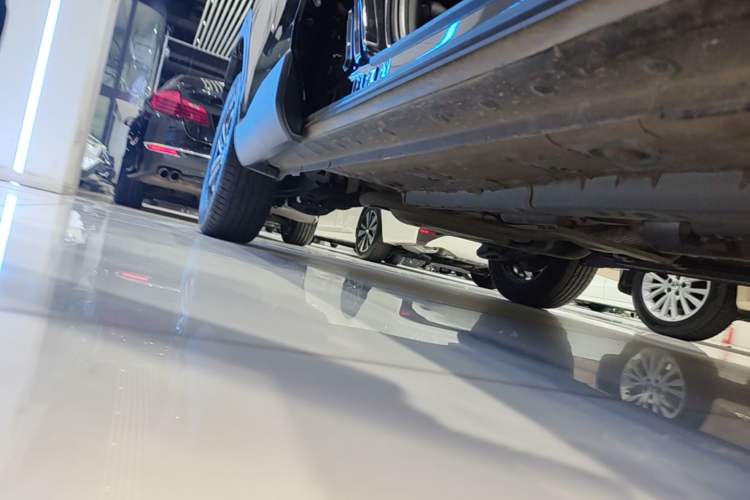Used Toyota FRONTLANDER 2022 2.0L CVT Luxury Edition Right Side Sill