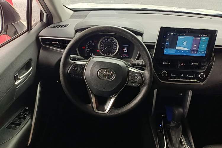 Used Toyota FRONTLANDER 2022 2.0L CVT Luxury PLUS Edition Steering Wheel