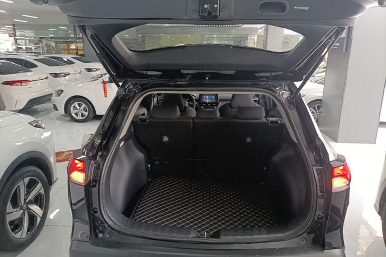 Used Toyota FRONTLANDER 2022 2.0L CVT Elite Edition Trunk