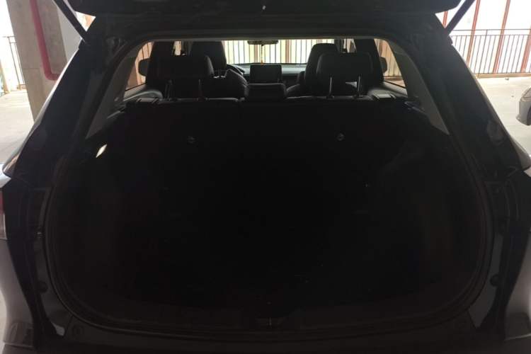 Used Toyota FRONTLANDER 2022 2.0L CVT Luxury Edition Trunk