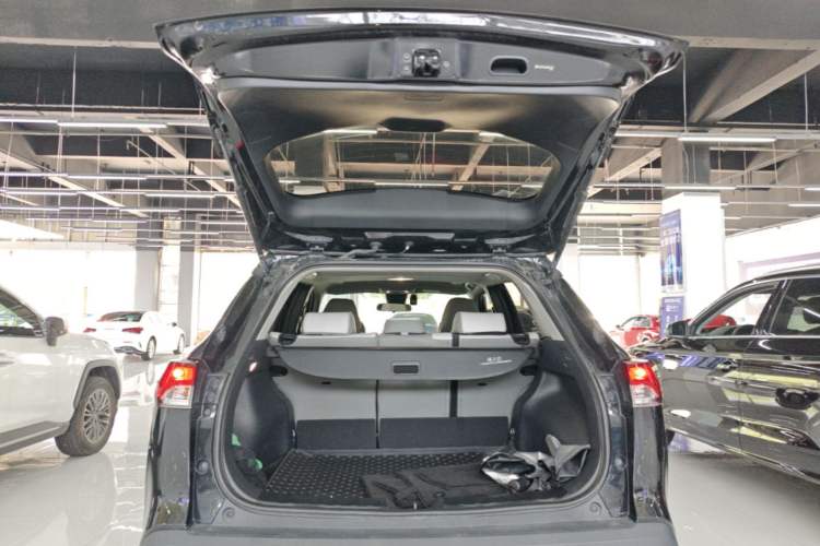 Used Toyota FRONTLANDER 2022 2.0L CVT Leading Edition Trunk