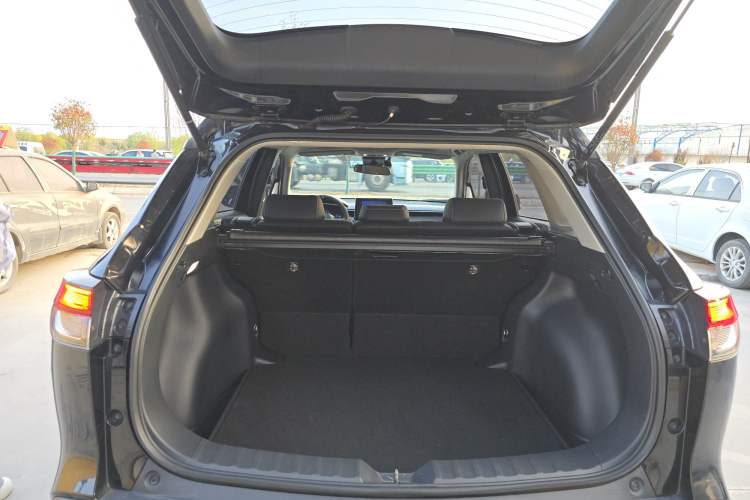 Used Toyota FRONTLANDER 2022 2.0L CVT Luxury Edition Trunk