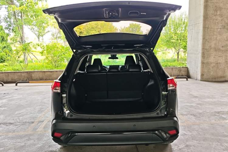 Used Toyota FRONTLANDER 2022 2.0L CVT Leading Edition Trunk