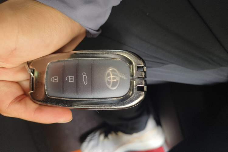 Used Toyota FRONTLANDER 2022 2.0L CVT Luxury PLUS Edition Vehicle Key