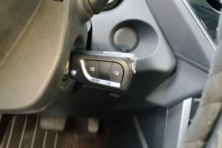 Used Toyota FRONTLANDER 2022 2.0L CVT Elite Edition Vehicle Key