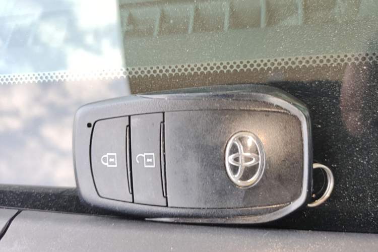 Used Toyota FRONTLANDER 2022 2.0L CVT Luxury Edition Vehicle Key