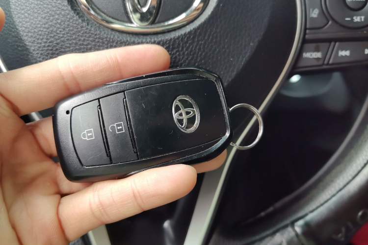 Used Toyota FRONTLANDER 2022 2.0L CVT Leading Edition Vehicle Key