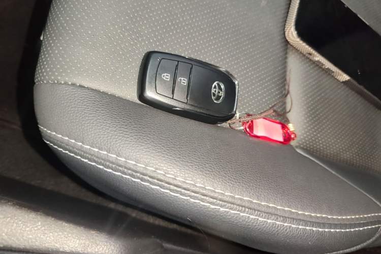 Used Toyota FRONTLANDER 2022 2.0L CVT Luxury Edition Vehicle Key