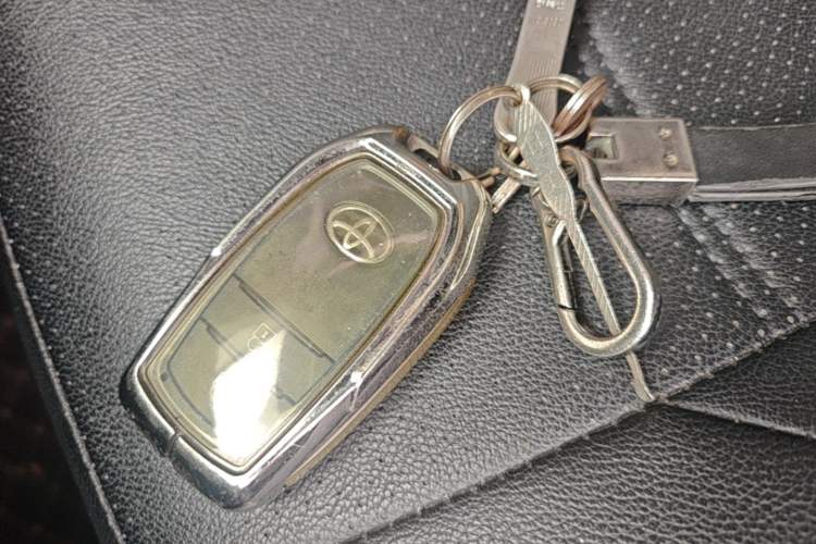 Used Toyota FRONTLANDER 2022 2.0L CVT Luxury Edition Vehicle Key
