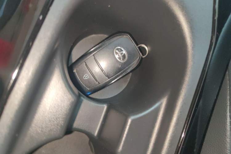 Used Toyota FRONTLANDER 2022 2.0L CVT Luxury Edition Vehicle Key