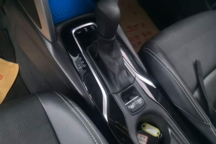 Used Toyota FRONTLANDER 2022 2.0L CVT Luxury PLUS Edition Gear Lever