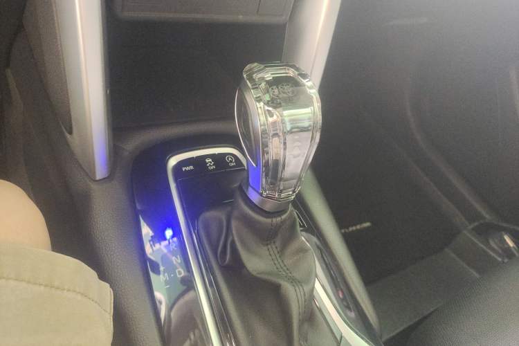 Used Toyota FRONTLANDER 2022 2.0L CVT Leading Edition Gear Lever