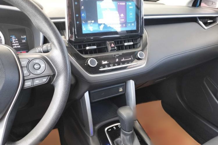Used Toyota FRONTLANDER 2022 2.0L CVT Luxury PLUS Edition Interior 3