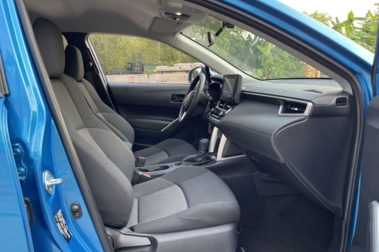 Used Toyota FRONTLANDER 2022 2.0L CVT Elite Edition Interior 8