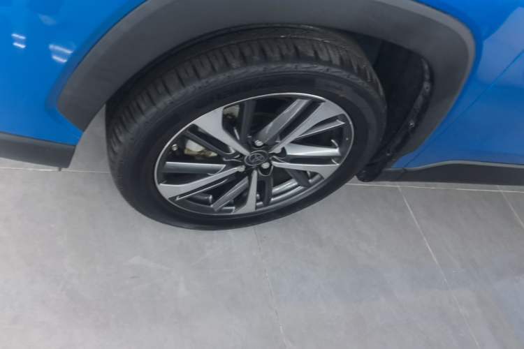 Used Toyota FRONTLANDER 2022 2.0L CVT Luxury PLUS Edition Left Front Wheel Hub