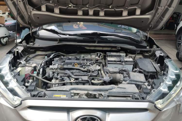 Used Toyota FRONTLANDER 2022 2.0L CVT Luxury Edition Engine Bay