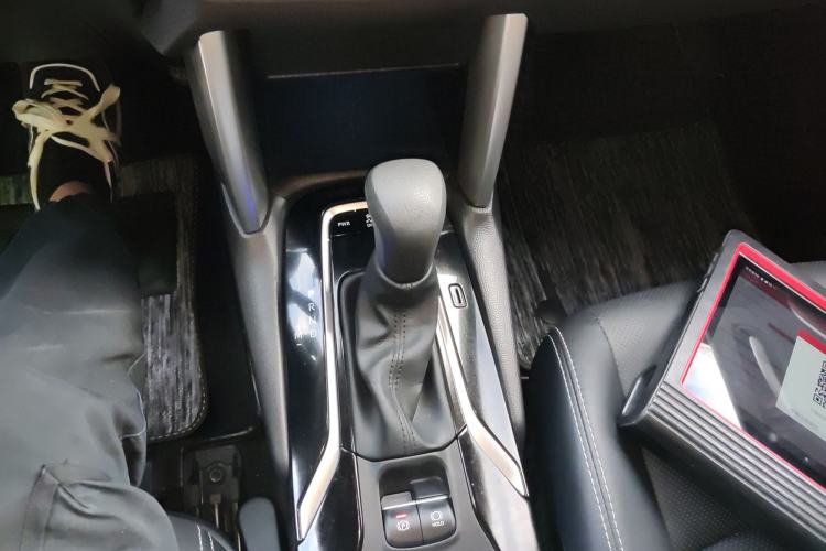 Used Toyota FRONTLANDER 2022 2.0L CVT Luxury Edition Gear Lever