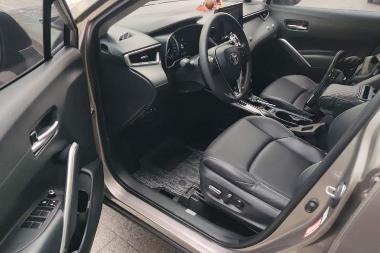 Used Toyota FRONTLANDER 2022 2.0L CVT Luxury Edition Interior 3