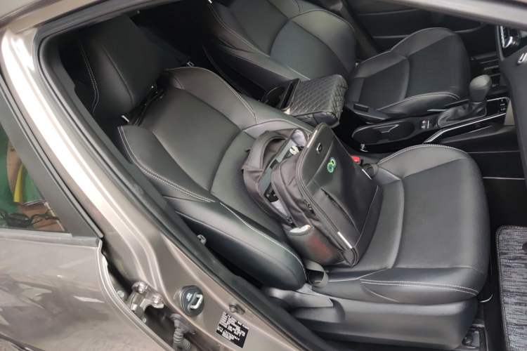 Used Toyota FRONTLANDER 2022 2.0L CVT Luxury Edition Right Front Seat