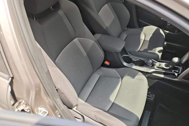 Used Toyota FRONTLANDER 2022 2.0L CVT Leading Edition Right Front Seat
