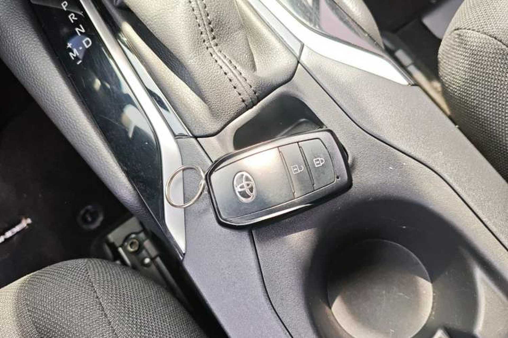 Used Toyota FRONTLANDER 2022 2.0L CVT Leading Edition Vehicle Key