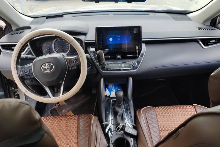Used Toyota FRONTLANDER 2022 2.0L CVT Luxury Edition Center Console