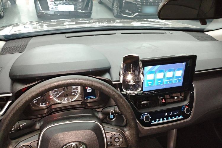 Used Toyota FRONTLANDER 2022 2.0L CVT Leading Edition Center Console