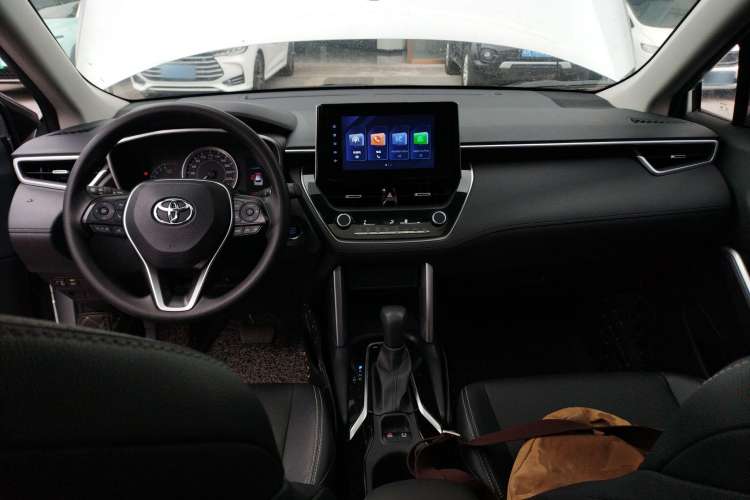 Used Toyota FRONTLANDER 2022 2.0L CVT Luxury Edition Center Console