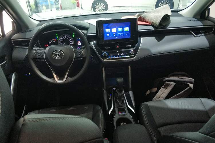 Used Toyota FRONTLANDER 2022 2.0L CVT Luxury Edition Center Console