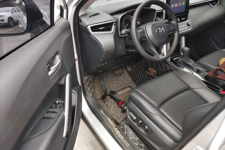 Used Toyota FRONTLANDER 2022 2.0L CVT Luxury Edition Driver Seat