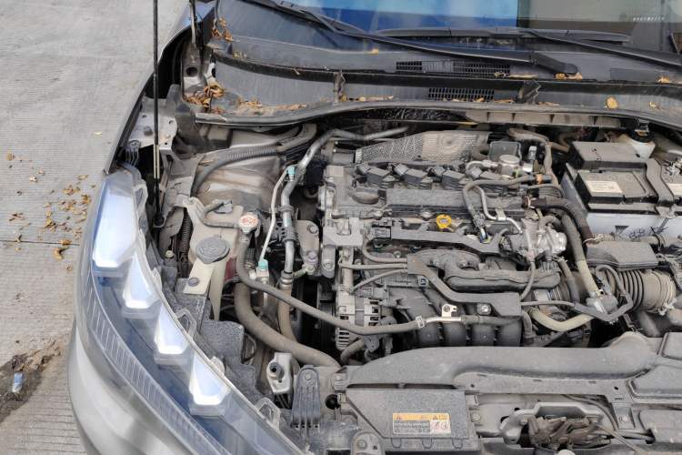 Used Toyota FRONTLANDER 2022 2.0L CVT Luxury Edition Engine Bay Right