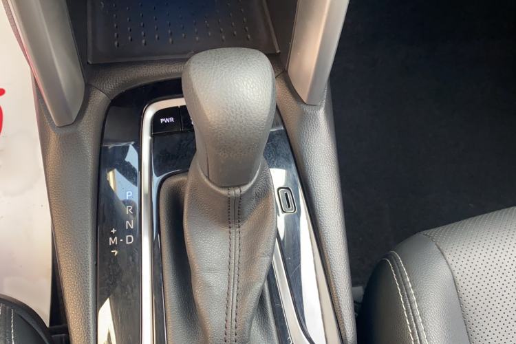 Used Toyota FRONTLANDER 2022 2.0L CVT Luxury PLUS Edition Gear Lever
