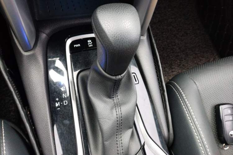 Used Toyota FRONTLANDER 2022 2.0L CVT Luxury Edition Gear Lever