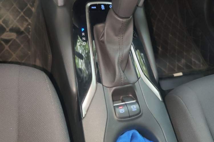 Used Toyota FRONTLANDER 2022 2.0L CVT Elite Edition Gear Lever