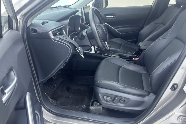Used Toyota FRONTLANDER 2022 2.0L CVT Luxury Edition Interior 2