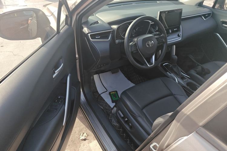 Used Toyota FRONTLANDER 2022 2.0L CVT Luxury PLUS Edition Interior 3